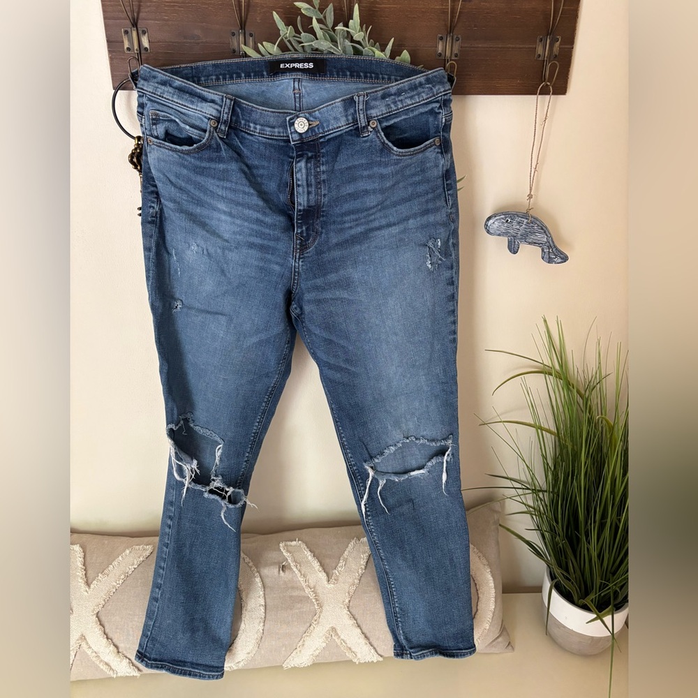 Express Girlfriend High Rise Jeans - Picture 2 of 7